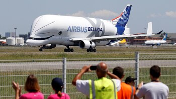 El avión de transporte Airbus