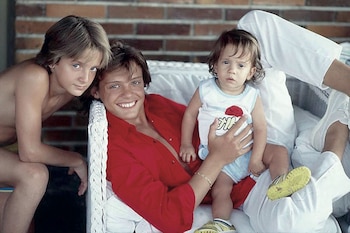 Luis Miguel con sus hermanos,