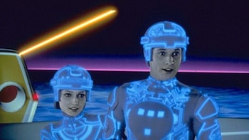 Tron plantea un futuro digital