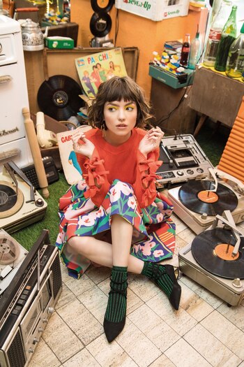 Suéter con lazos en las