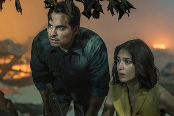 Lizzy Caplan, Mike Colter y