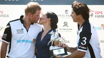 El beso de Meghan Markle
