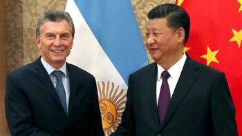 Xi Jinping junto a Mauricio