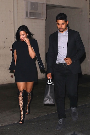 Lovato junto a Wilmer Valderrama