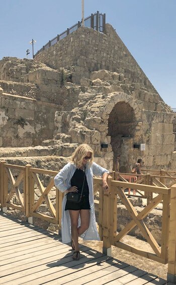 Reina en Cesárea, sobre la