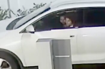 La Policía del Condado de Broward, en el sur de la Florida, ofrece tres mil dólares por información que conduzca a la captura de la pareja vista en el video de seguridad.