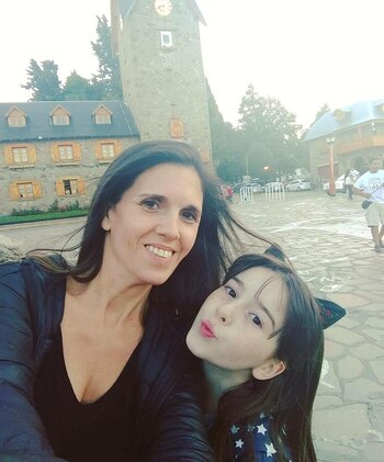 Fiorela Duranda con su mamá, Dalila Vermeulen