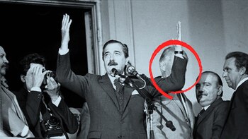 “La casa está en orden” la frase pronunciada ante una multitud desde el balcón de la Casa Rosada en Semana Santa de 1987, pasó a ser uno de los íconos de la democracia. “El fallido golpe en manos de Aldo Rico, fue financiado por Jacinto Díaz Illescas”.