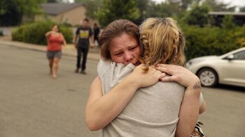Carla Bledsoe, mirando a la