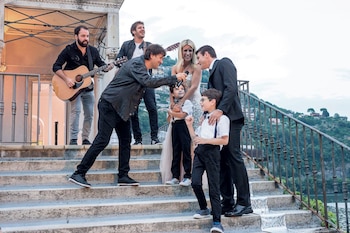 Ciro y los Persas cantan