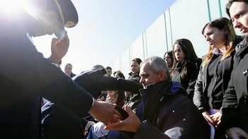 Oficiales de la policía se