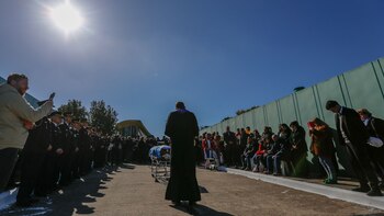 El capellán del cementerio dedicó