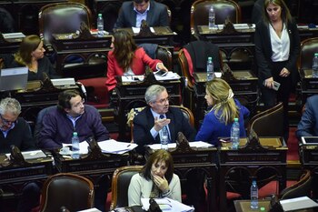 El diputado Felipe Solá criticó al gobierno de Cambiemos (Guille Llamos)