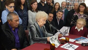 Abuelas de Plaza de Mayo