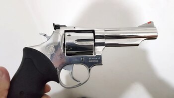 El arma encontrada en el domicilio del detenido Pablo Di Biasi