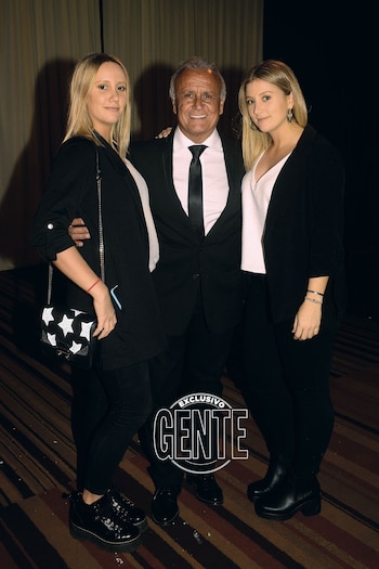 Miguel con sus hijas Sol y Micaela (Florencia, la mayor, estaba en Buenos Aires)