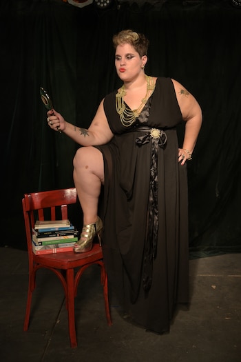 La autora explica que en