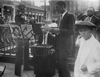 Músicos de tango frente a