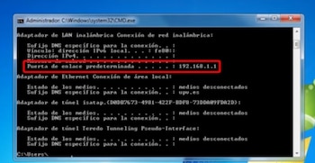 La puerta de enlace predeterminada permite conocer la dirección IP del router.