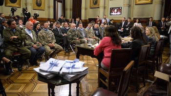 Un grupo de ex combatientes