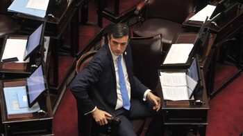 Esteban Bullrich, detrás de las negociaciones para afianzar el rechazo