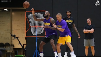Lebron James arrancó a entrenar