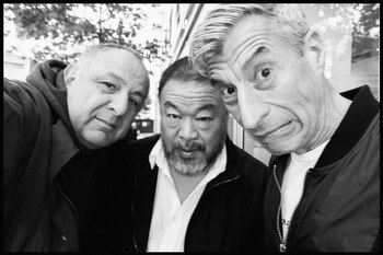 Ai WeiWei, Maurizio Cattelan y