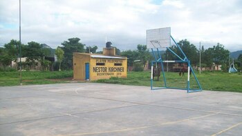 Playón polideportivo en Santa Bárbara,