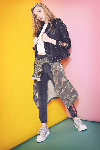 Buzo con tachas ($ 1.590,