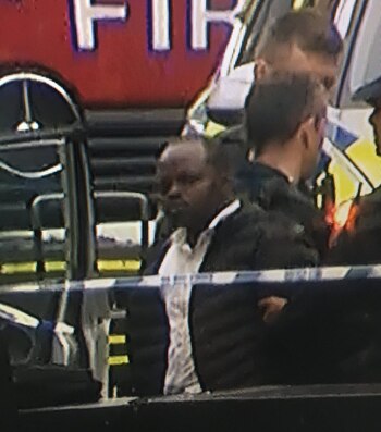 El conductor del auto luego