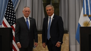 Oscar Aguad y James Mattis,