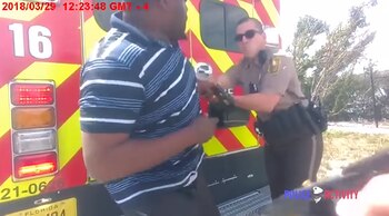 Parker ya con la pistola