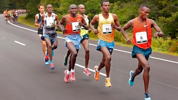 Bedan Karoki, líder de la