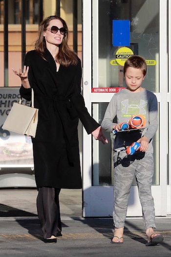 Angelina Jolie y Knox Jolie-Pitt