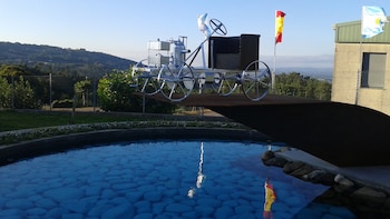 Una réplica del modelo, obra