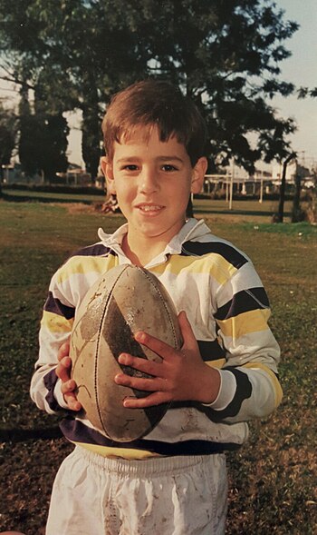 Nico arrancó con la ovalada