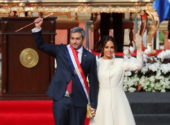 Mario Abdo Benitez y Silvana Lopez