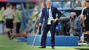 El ‘Maestro’ Tabárez firmó su renovación tras