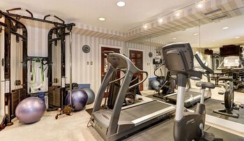 El infaltable gimnasio para uno de los deportistas más laureados de Inglaterra