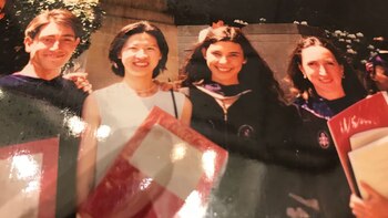 Adriana Batan junto a sus