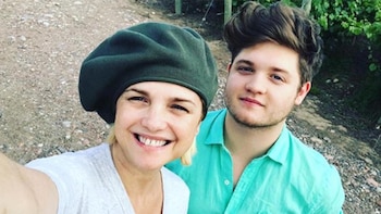 Araceli González y Toto Suar