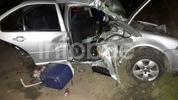 Las cuatro personas que viajaban en el auto se salvaron de milagro