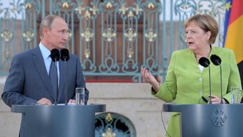 Putin y Merkel discutieron sobre