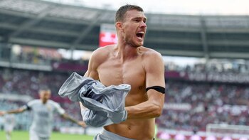 El bosnio Edin Dzeko es