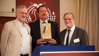 Jeremy Corbyn junto con Abdel