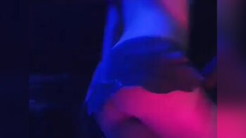 Les retenían sus documentos de