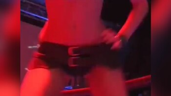 Los proxenetas las obligaban a