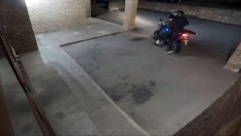 Los tres delincuentes llegaron en