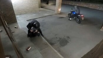 El hombre quedó tendido en