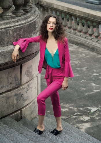 Blazer con puños acampanados y